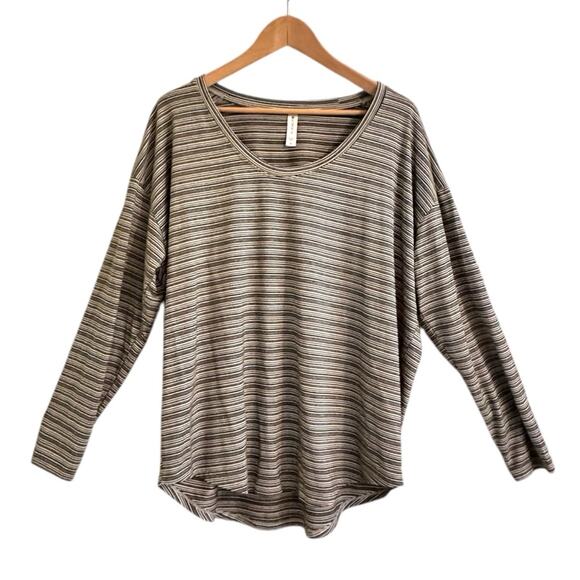 Athleta Cloudlight Stratus Striped Top #657835 Black/White/Gray XL - Picture 3 of 5